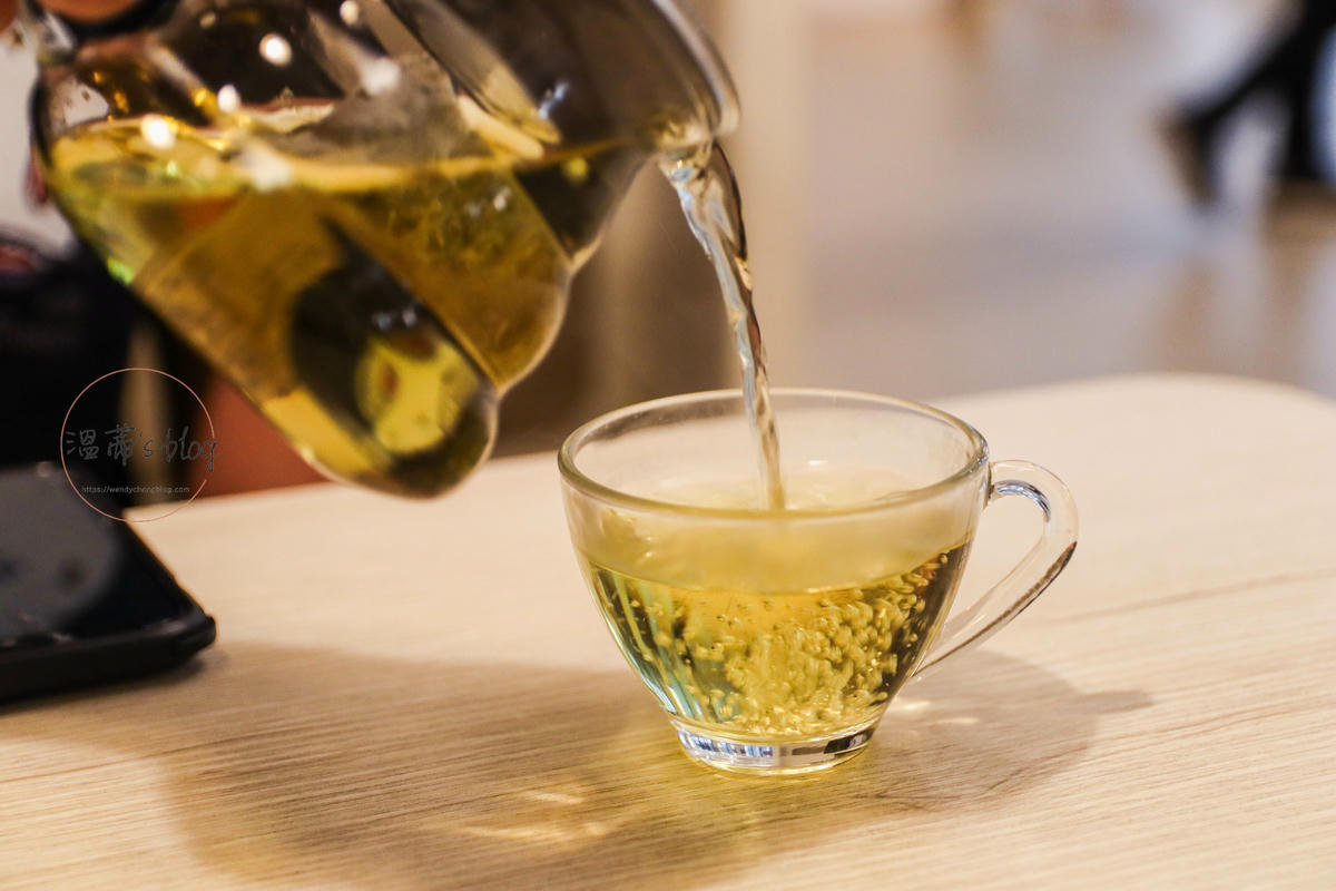 桃園平鎮景觀餐廳「HoneyWood Cafe」寵物友善玻璃屋咖啡廳-附菜單 - 第19張圖 樂舒花草茶(熱)100元
