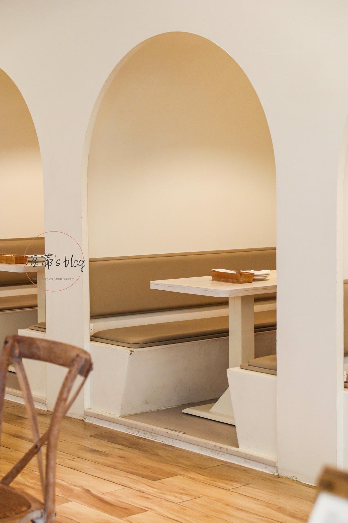 桃園平鎮景觀餐廳「HoneyWood Cafe」寵物友善玻璃屋咖啡廳-附菜單 - 第20張圖 HoneyWood Cafe 環境