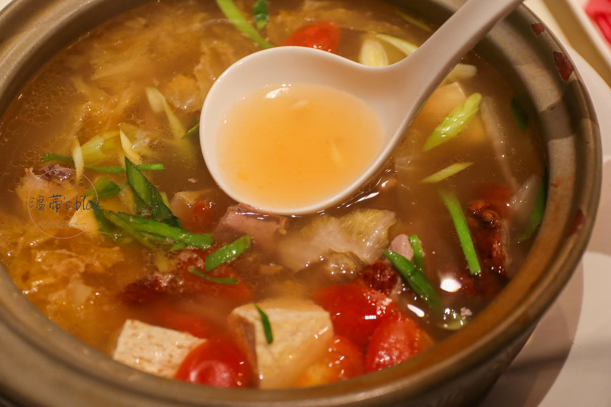 煲酸白菜鵝骨湯