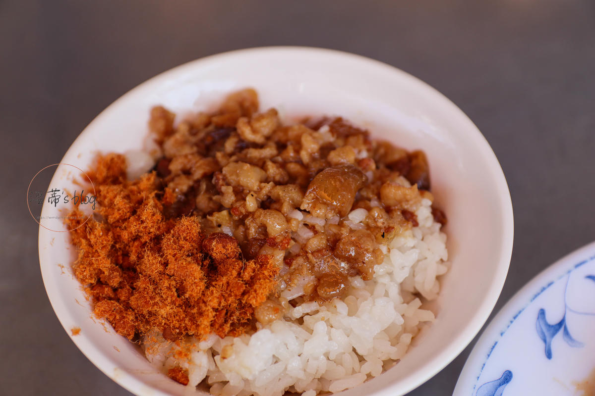 屏東夜市美食「上讚肉圓大腸粉腸(27攤)」在地80年老店-附菜單 - 第13張圖 滷肉飯20元