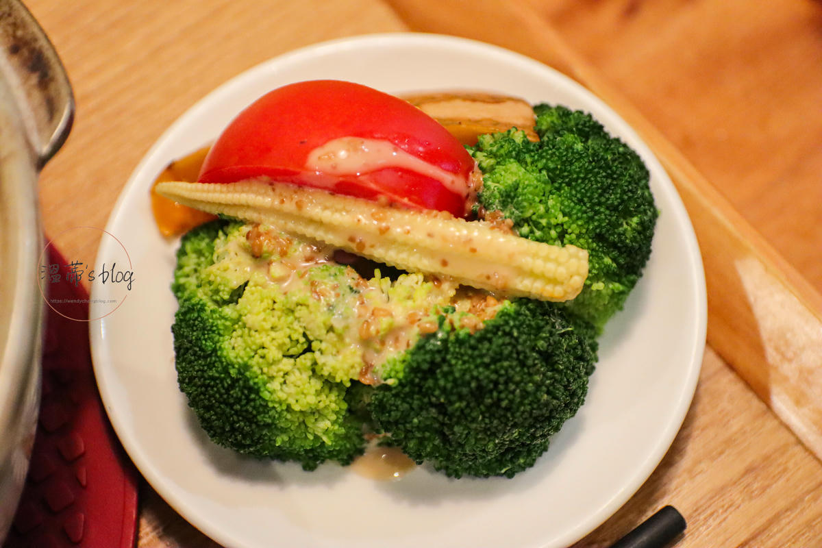鹿港美食餐廳「禾火食堂」在地人推薦的家常料理,充滿人情味的食堂-附菜單 - 第17張圖 梅子苦瓜燉雞湯390元