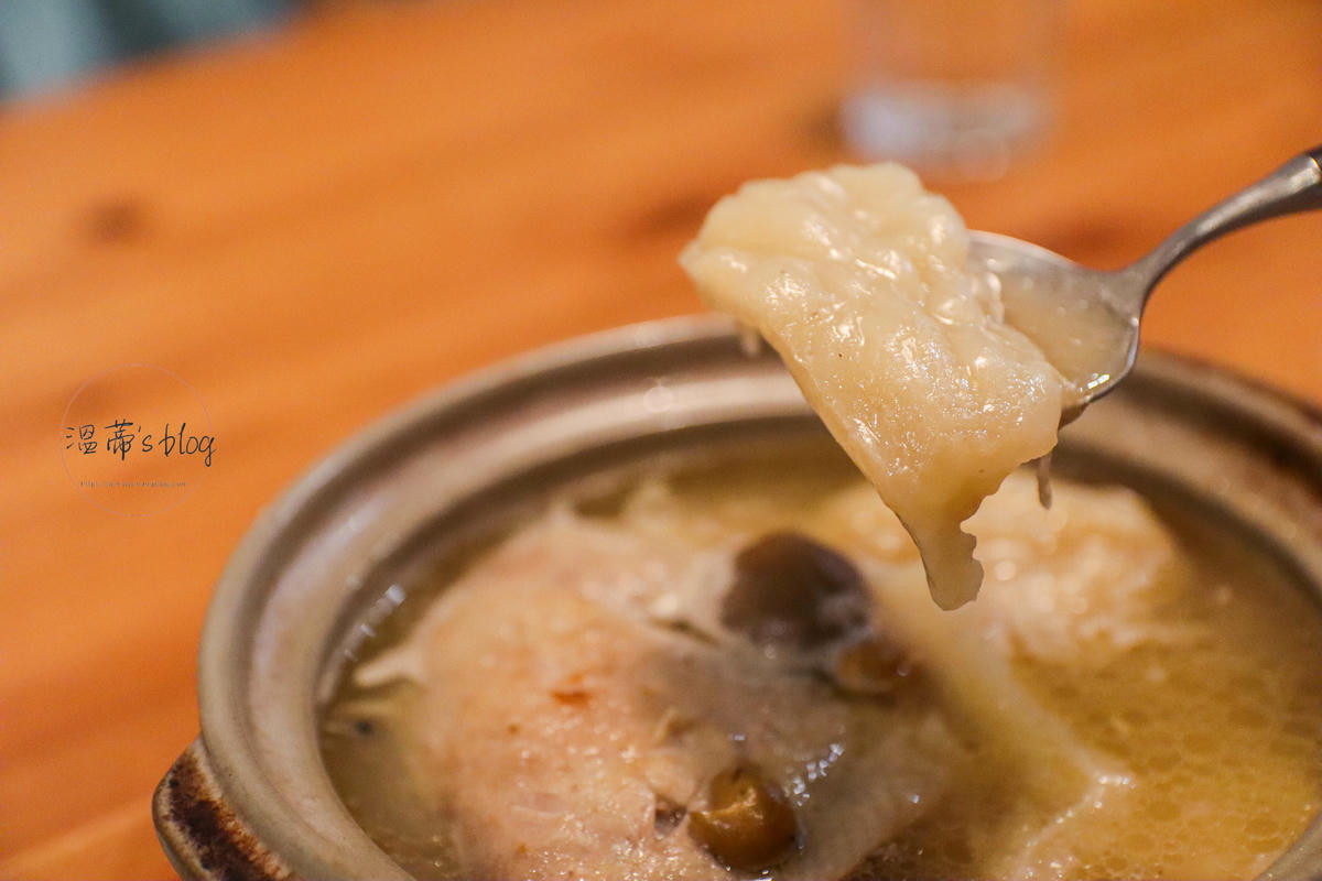 鹿港美食餐廳「禾火食堂」在地人推薦的家常料理,充滿人情味的食堂-附菜單 - 第22張圖 梅子苦瓜燉雞湯390元