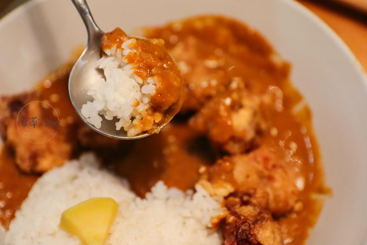 鹿港美食餐廳「禾火食堂」在地人推薦的家常料理,充滿人情味的食堂-附菜單 - 第25張圖 秘製奶油咖哩唐揚雞340元