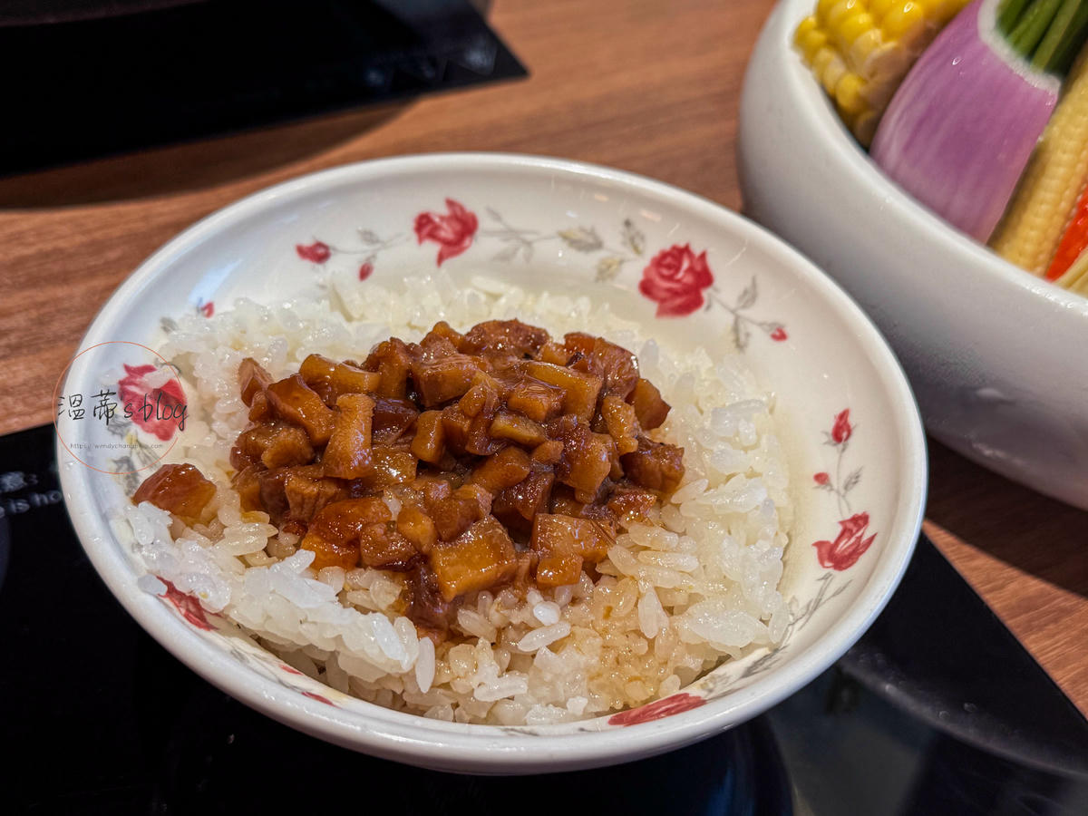 滷肉飯40元