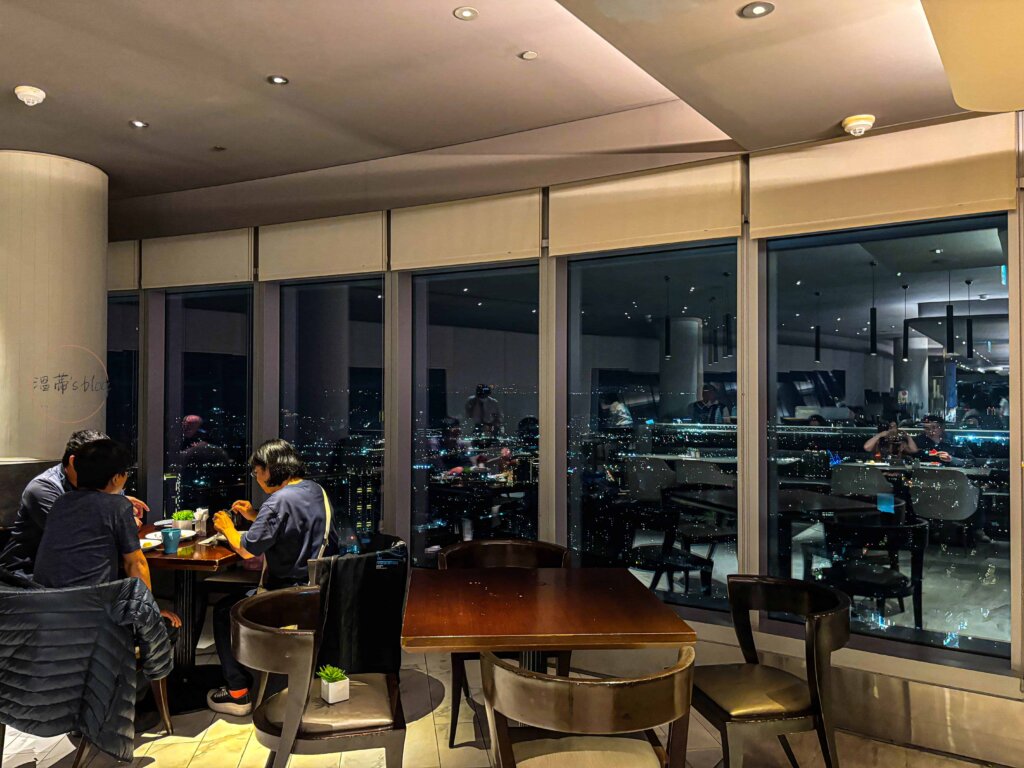 50樓Café自助餐廳夜景