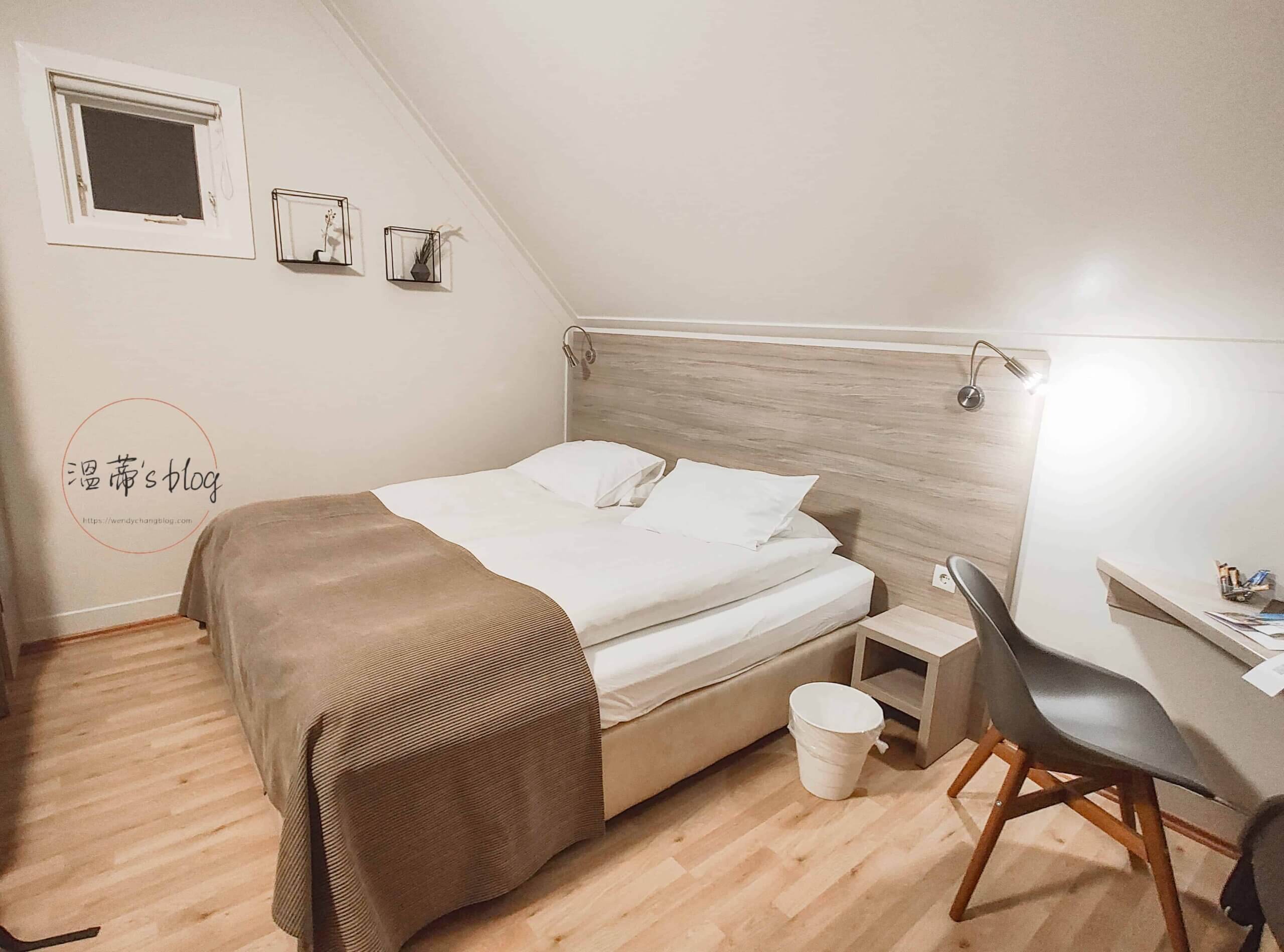 冰島住宿 vík cottages 標準雙人或雙床房 (Standard Double or Twin Room) 房間內雙人床