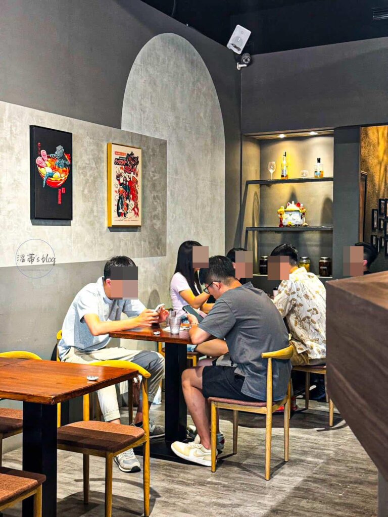 台中西區美食餐廳 KUMO麵屋雲座位