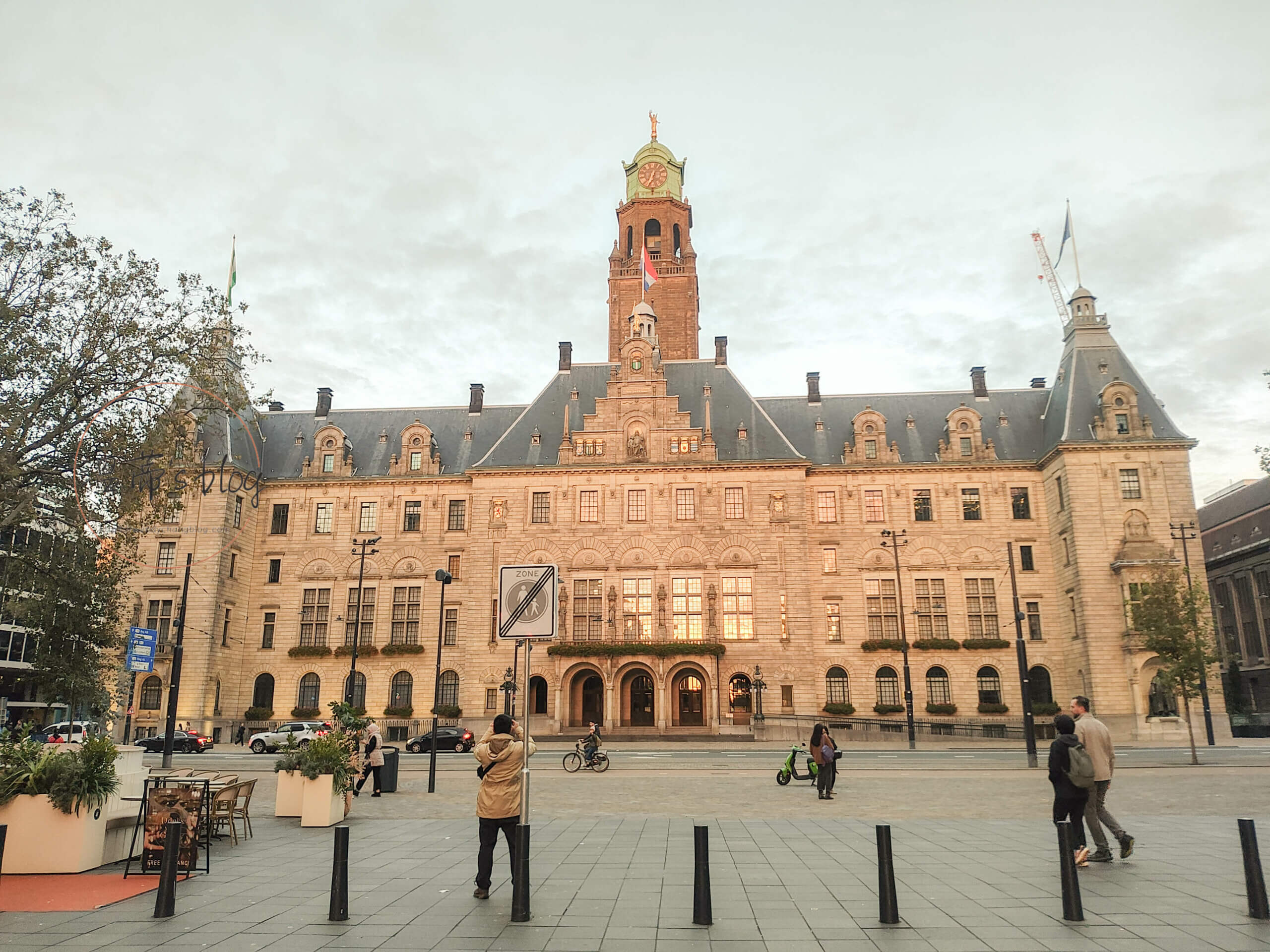 鹿特丹市政廳（Stadhuis Rotterdam）