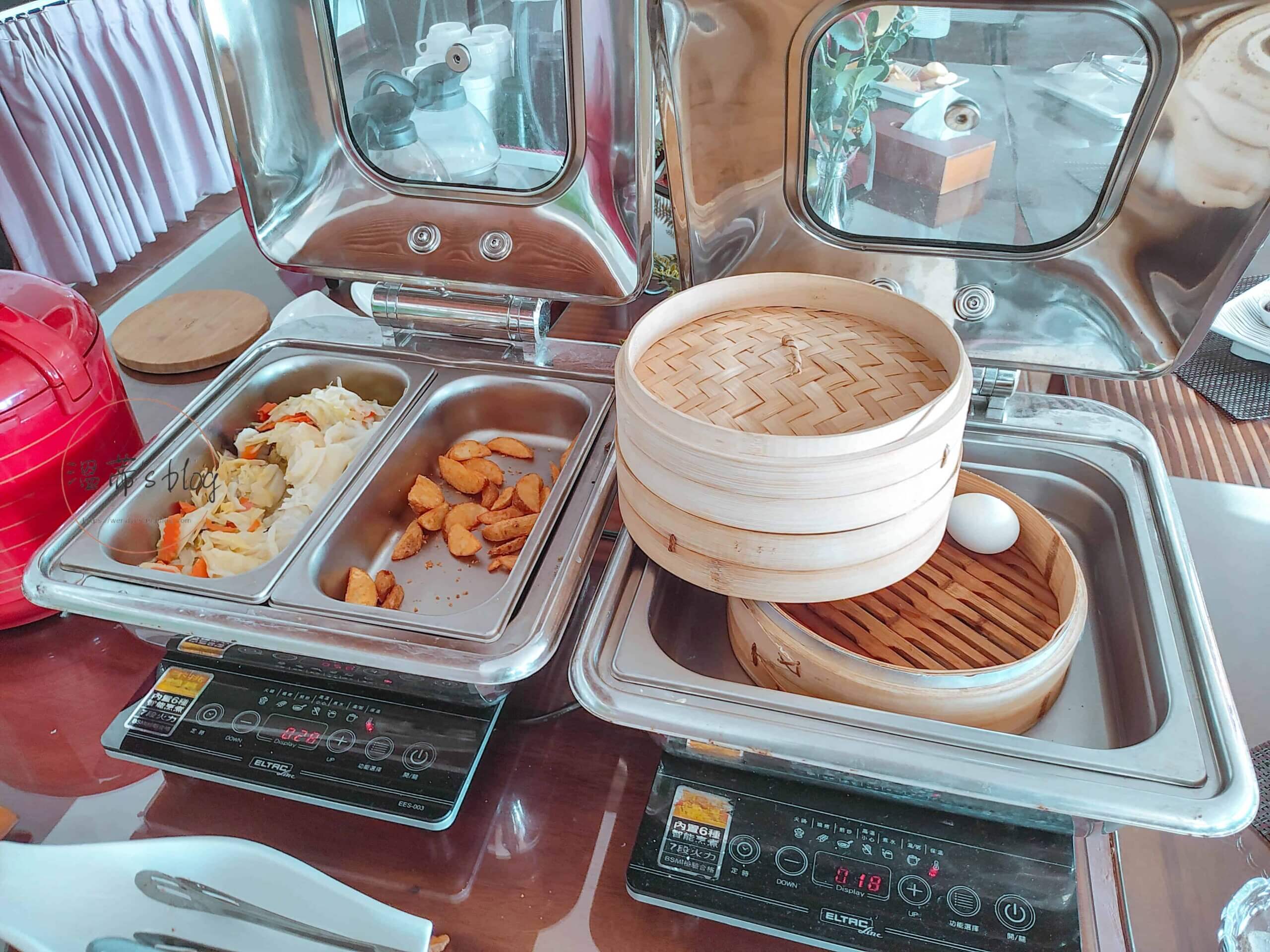 青萍居人文會館 早餐炒青菜、饅頭、水煮蛋、氣炸馬鈴薯與雞塊