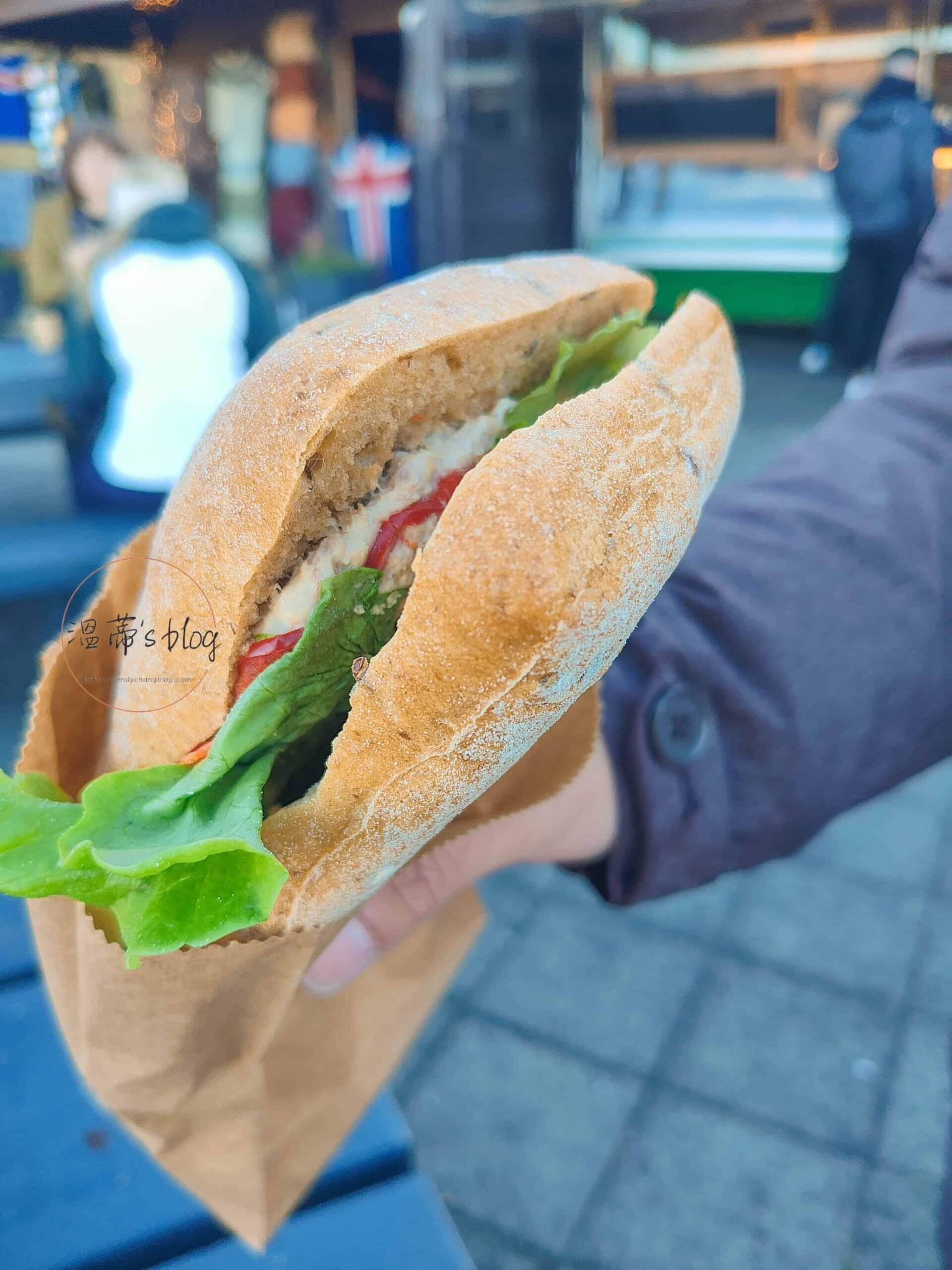 seljalandsfoss 購買食物Tuna Sandwich 1790 ISK